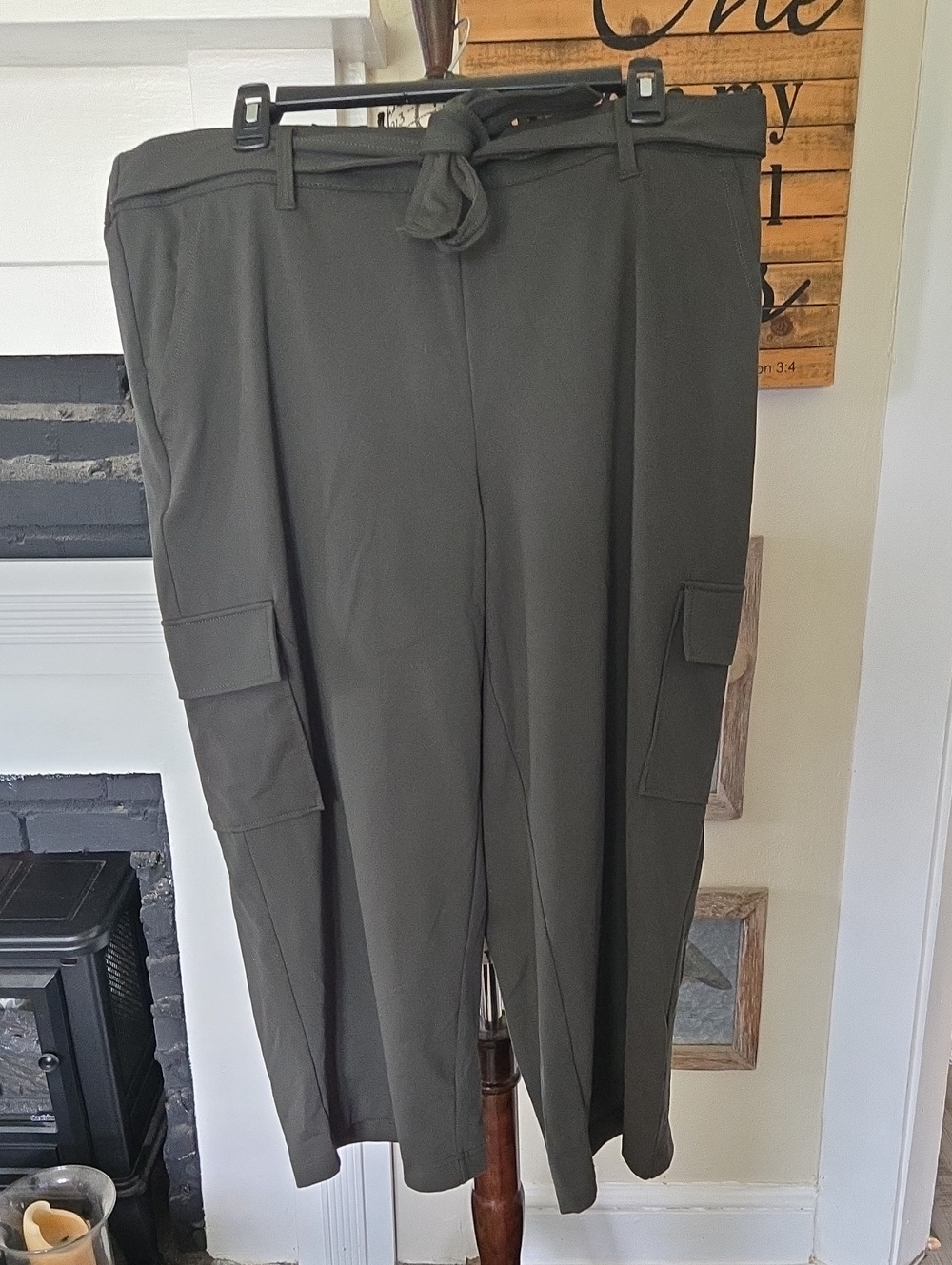 Rachel Zoe Olive Green Cargo Tie Waist Capri Pants